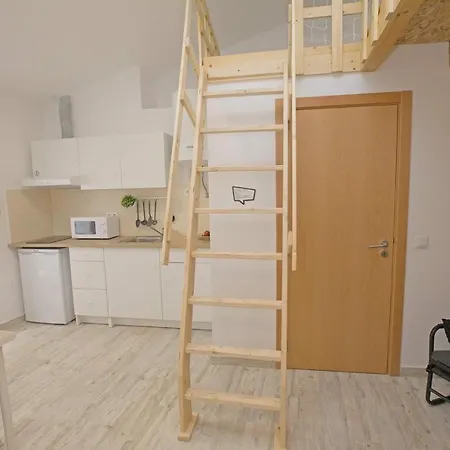 E5tudio Esq. Apartman