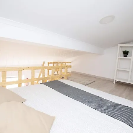 E5tudio Esq. Apartman *